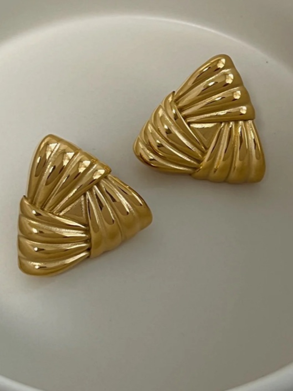 Aurous Atelier Sara Triangle Braided Stud Earrings - Gold